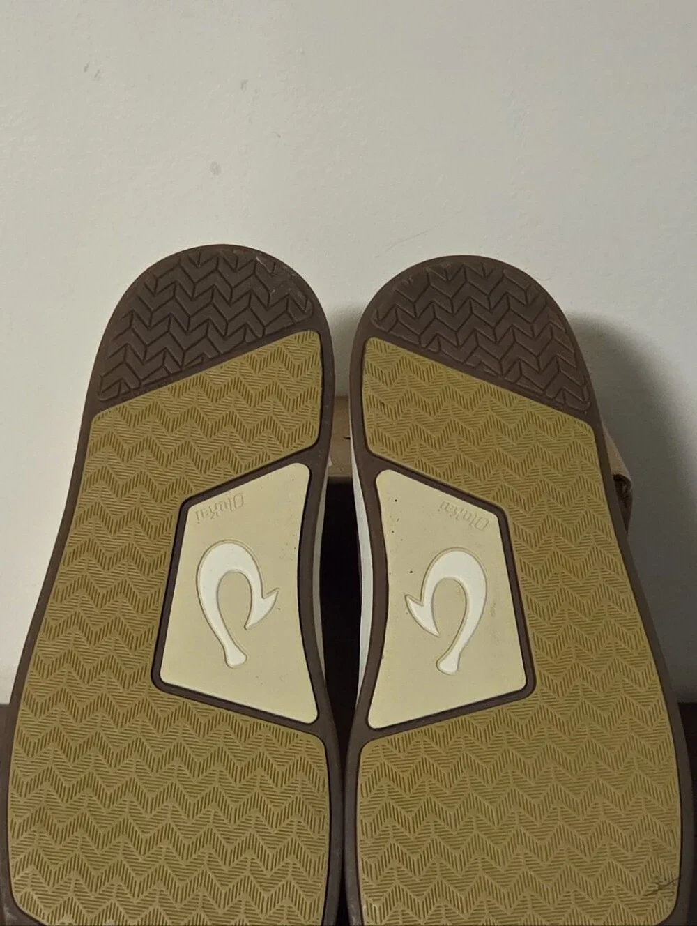 OluKai Papaku Ili Leather Chukka Boots Tan Men’s Sz 13 Worn Once